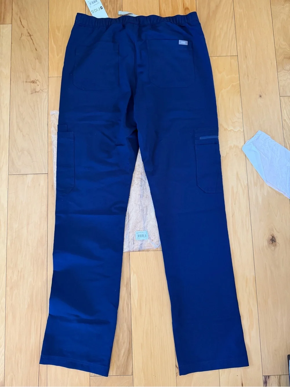 FIGS Mens’s Cairo Cargo Pants Navy size S Scrub Pants NWT in bag